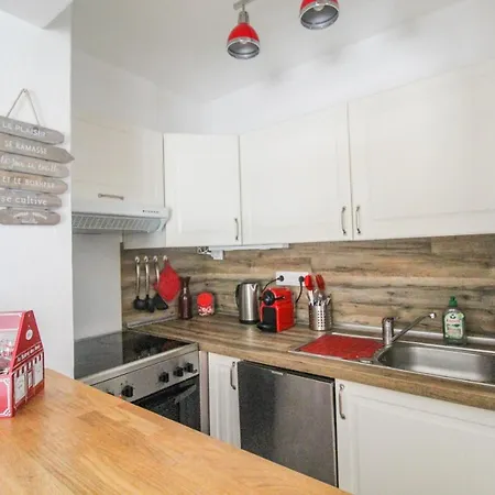 Apartment T2 Boulouris -st Raphael, 150 Metres De La *