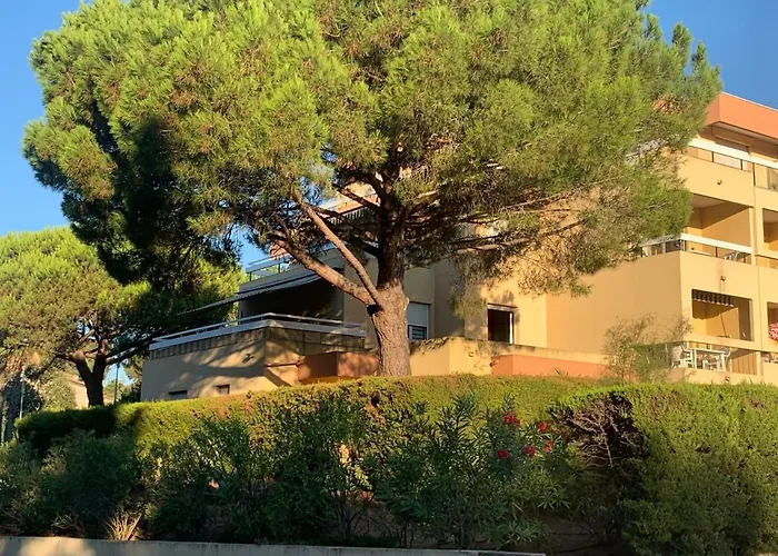 T2 Boulouris -st Raphael, 150 Metres De La Daire Saint-Raphaël