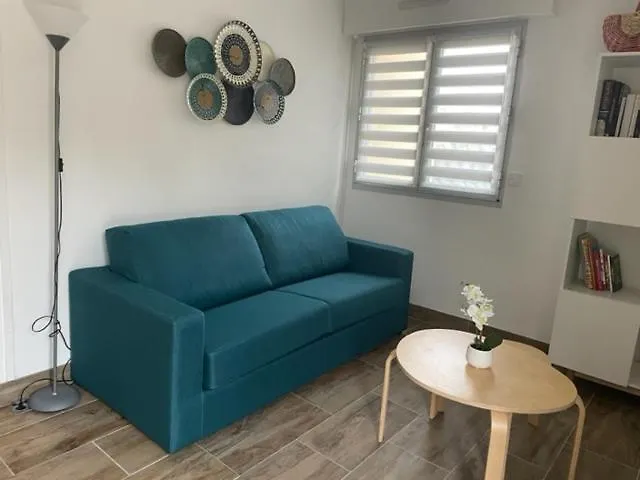 T2 Boulouris -st Raphael, 150 Metres De La *