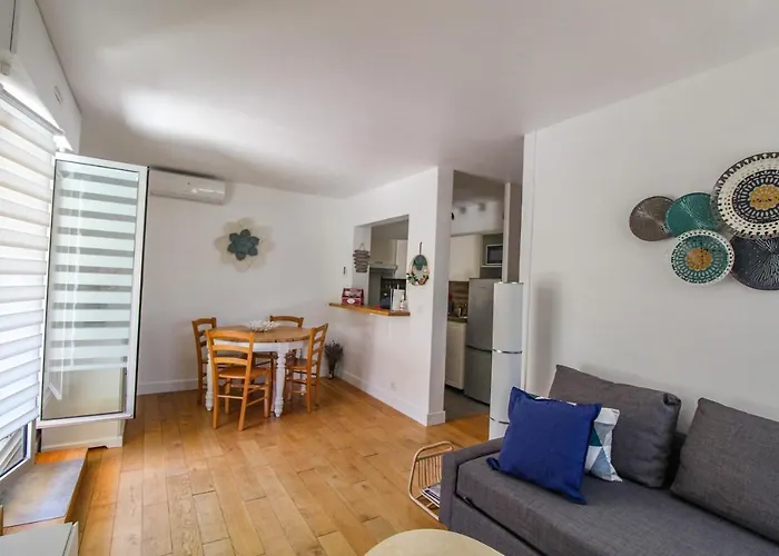 T2 Boulouris -st Raphael, 150 Metres De La * Сен-Рафаель